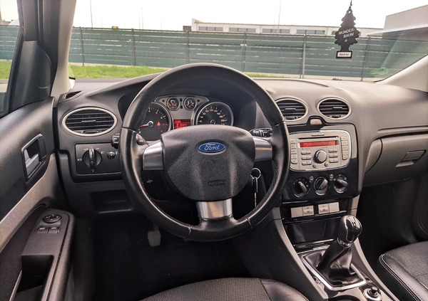 Ford Focus cena 17700 przebieg: 200000, rok produkcji 2008 z Poznań małe 379